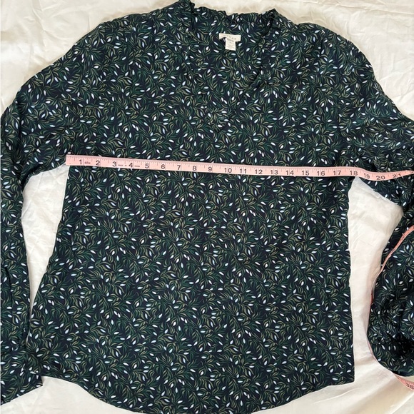 Hinge Long Sleeve Blouse Leaf Print Green and Black Size Medium - Picture 8 of 8